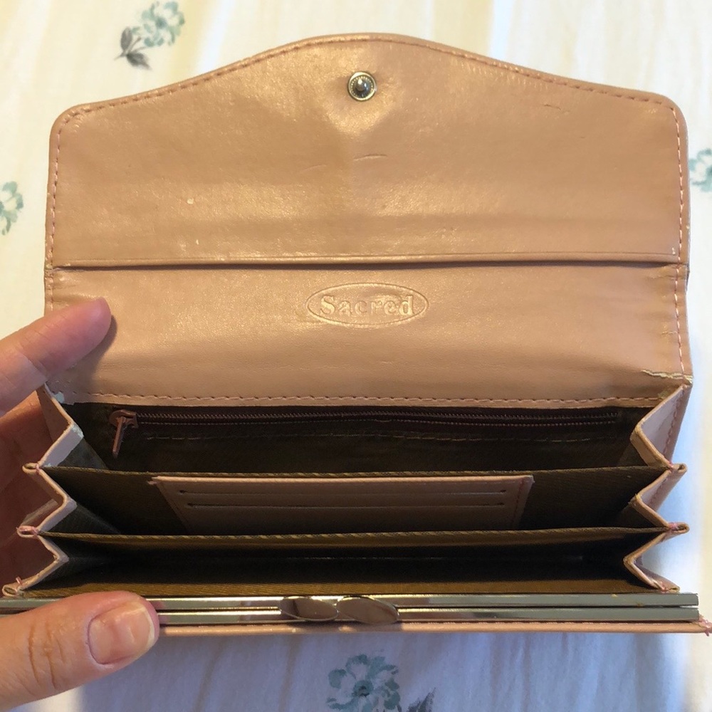 Wallet and two belts - Picture 5 of 6